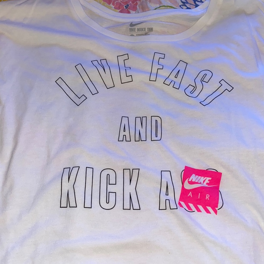 The Nike Tee - Picture 2 of 4